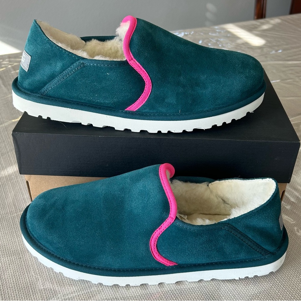 UGG MEN KENTON SUEDE SLIPPERS